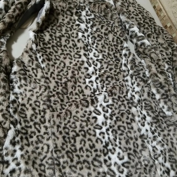 NWT Women's Vest Faux fur size Xs and Medium Multi-colored open pockets - Picture 9 of 11